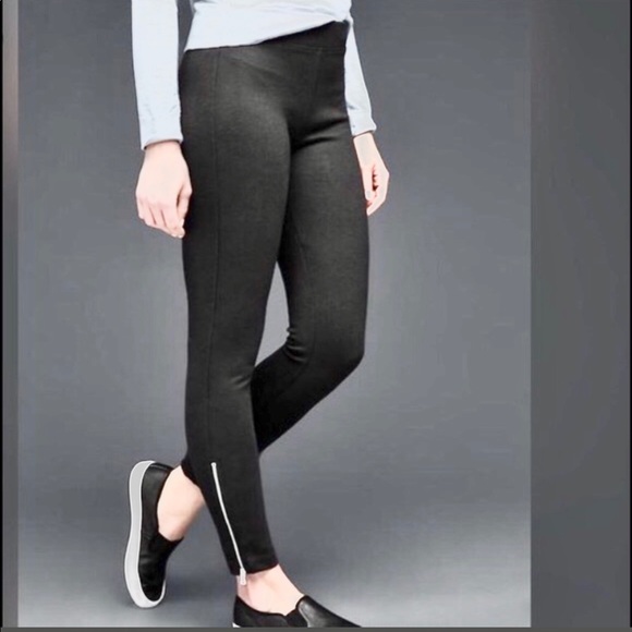GAP Pants - ♦️$5 or 3 for $10♦️GAP Ponte Leggings, Gray